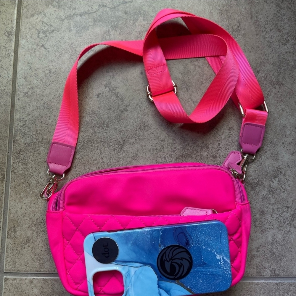 Hot pink nylon Crossbody bag 3 compartments Lots of room fits cell phone - Picture 2 of 8